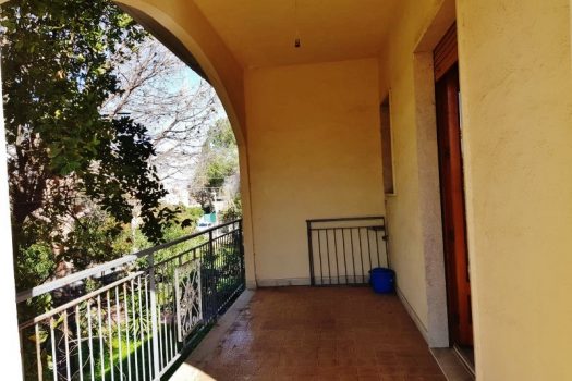 Esclusivo appartamento in villa sul mare