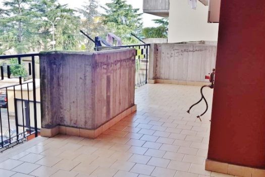 Ampio e luminoso 3 vani con garage in  zona ben servita