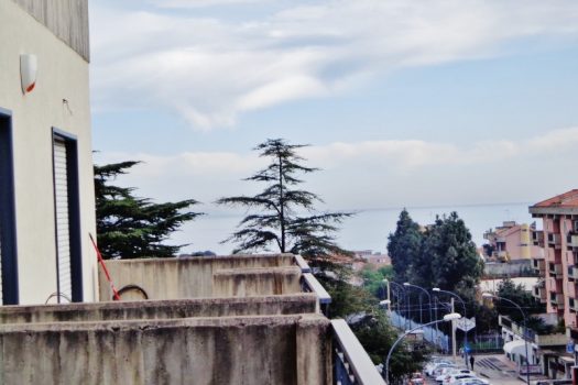 Ampio e luminoso 3 vani con garage in  zona ben servita