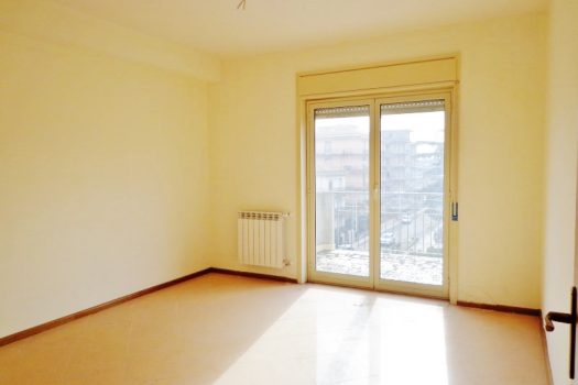 Ampio e luminoso 3 vani con garage in  zona ben servita