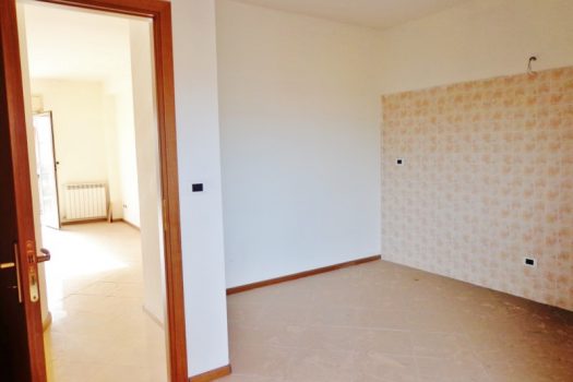 Ampio e luminoso 3 vani con garage in  zona ben servita