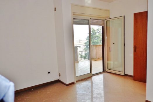 Ampio e luminoso 3 vani con garage in  zona ben servita