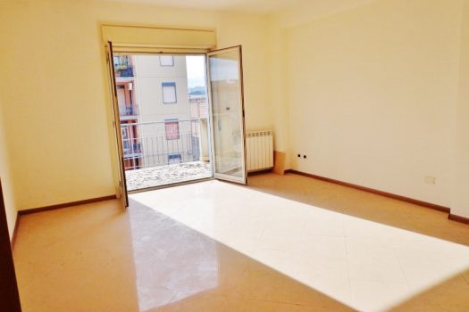 Ampio e luminoso 3 vani con garage in  zona ben servita