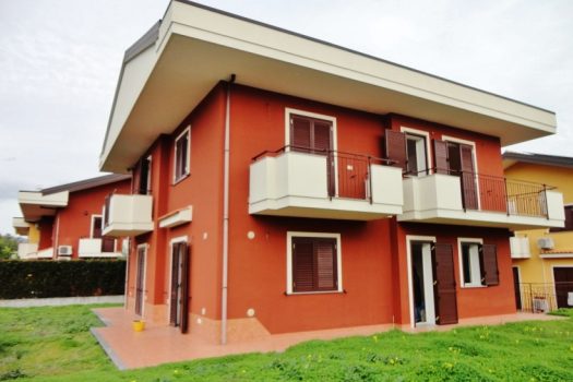 Ville singole su 4 livelli con 400 mq di giardino