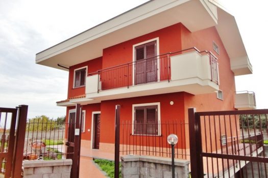 Ville singole su 4 livelli con 400 mq di giardino