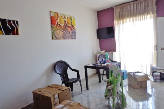 3 vani vuoto con ampio garage al centro del paese