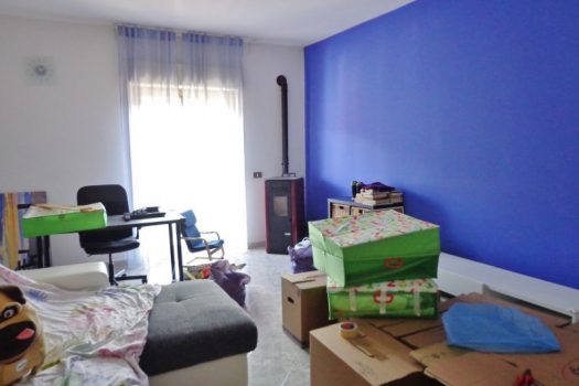 3 vani vuoto con ampio garage al centro del paese