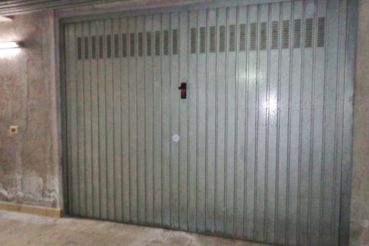 3 vani vuoto con ampio garage al centro del paese