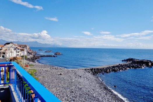 Esclusivo attico con terrazzo con meraviglioso affaccio sul mare