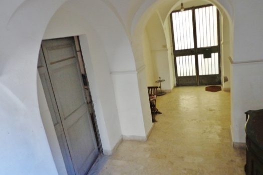 Storico appartamento singolo a pochi centinaia di mt da Piazza San Pietro con ampio garage