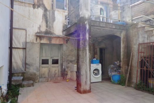 Storico appartamento singolo a pochi centinaia di mt da Piazza San Pietro con ampio garage