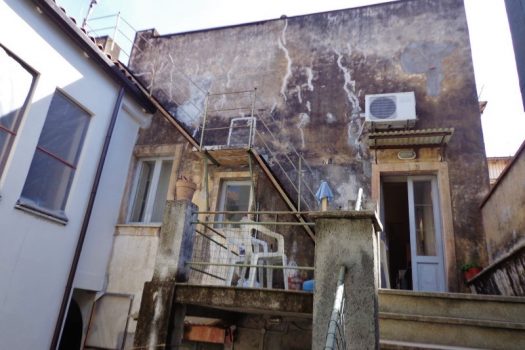 Storico appartamento singolo a pochi centinaia di mt da Piazza San Pietro con ampio garage