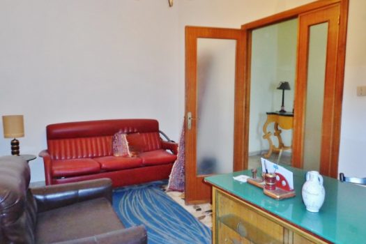 Storico appartamento singolo a pochi centinaia di mt da Piazza San Pietro con ampio garage