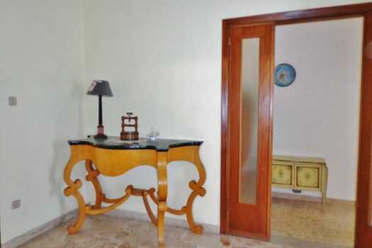 Storico appartamento singolo a pochi centinaia di mt da Piazza San Pietro con ampio garage