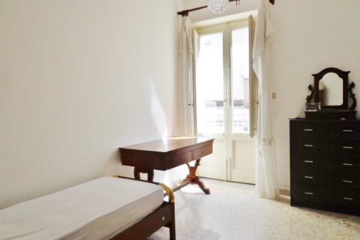 Storico appartamento singolo a pochi centinaia di mt da Piazza San Pietro con ampio garage