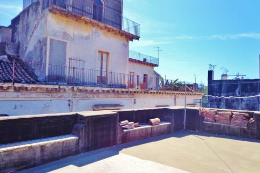 Storico appartamento singolo a pochi centinaia di mt da Piazza San Pietro con ampio garage