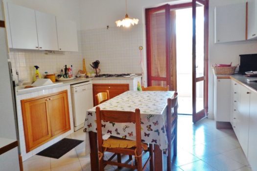 Luminoso appartamento con ampio garage