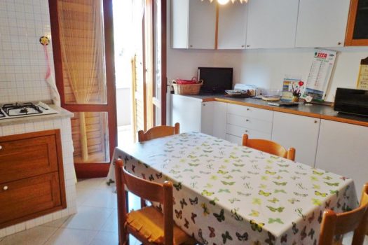 Luminoso appartamento con ampio garage