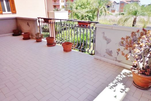 Luminoso appartamento con ampio garage