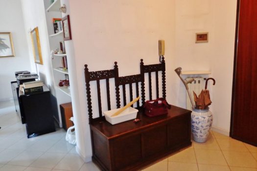 Luminoso appartamento con ampio garage