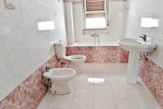4 vani vuoto semi indipendente con terrazzo e garage