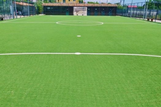 Impianto sportivo con 2 campi di calcetto uno polifunzionale angolo bar e ampio parcheggio privato