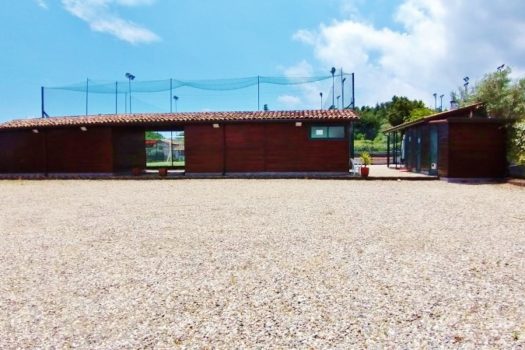 Impianto sportivo con 2 campi di calcetto uno polifunzionale angolo bar e ampio parcheggio privato