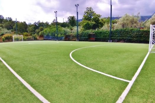 Impianto sportivo con 2 campi di calcetto uno polifunzionale angolo bar e ampio parcheggio privato