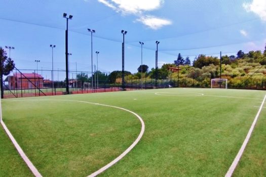 Impianto sportivo con 2 campi di calcetto uno polifunzionale angolo bar e ampio parcheggio privato