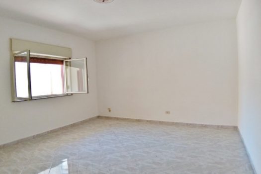 4 vani vuoto semi indipendente con terrazzo e garage