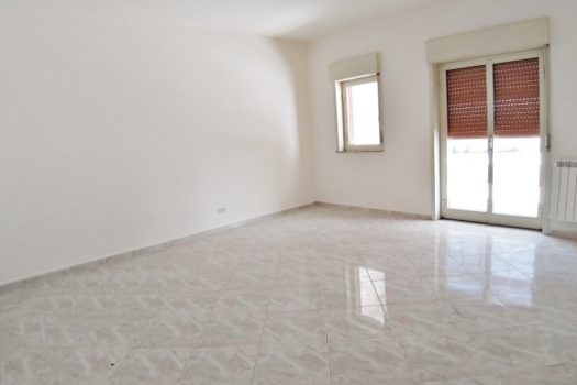 4 vani vuoto semi indipendente con terrazzo e garage
