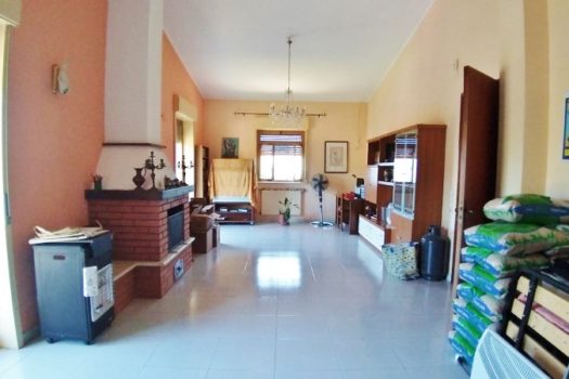 2 Appartamenti in villa con ampio spazio esterno