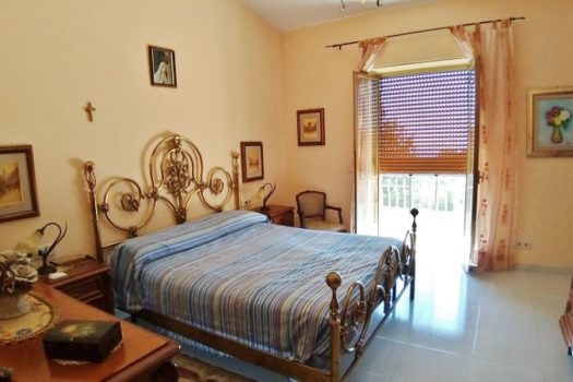 2 Appartamenti in villa con ampio spazio esterno