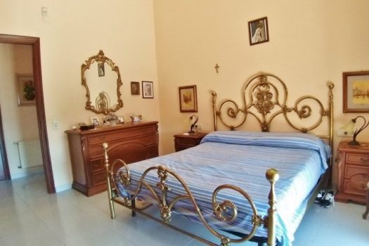 2 Appartamenti in villa con ampio spazio esterno