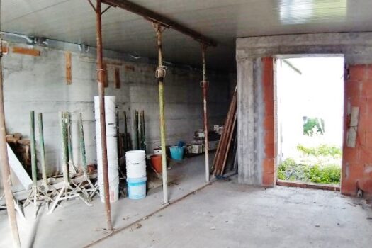 Terreno con splendido casale con progetto approvato più villino con dependance a 800 mt dal mare