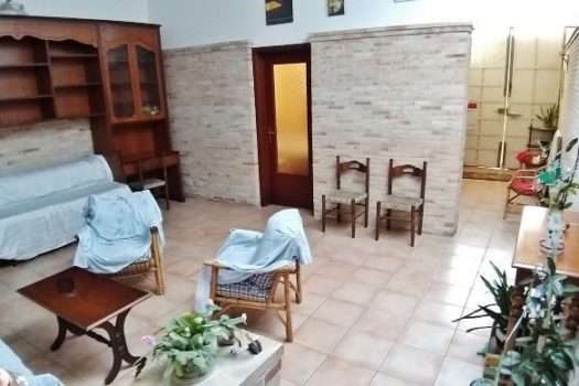 Graziosa casa indipendente totalmente ristrutturata con 300 mq di giardino
