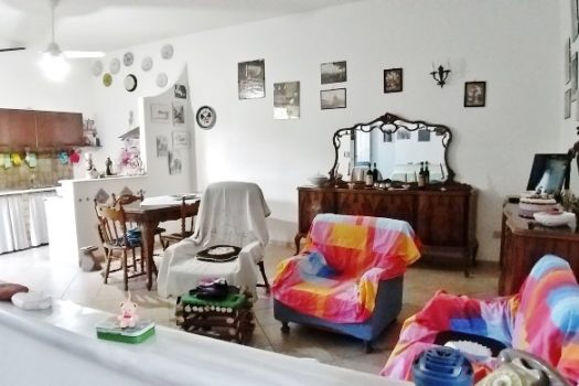 Graziosa casa indipendente totalmente ristrutturata con 300 mq di giardino