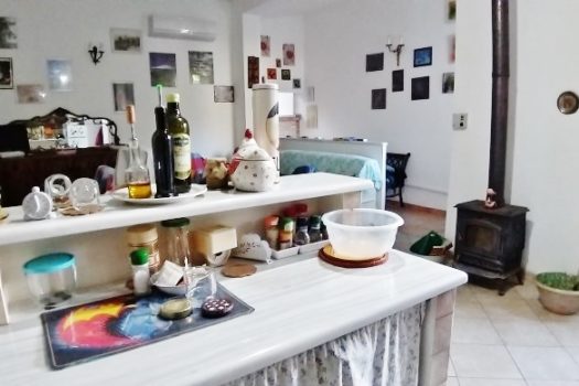 Graziosa casa indipendente totalmente ristrutturata con 300 mq di giardino