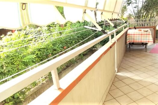 Grazioso bivani con spendido giardino con gazebo dotato di angolo cottura e barbeque