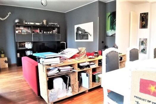 Grazioso 3 vani rifinito con parquet e ampio garage