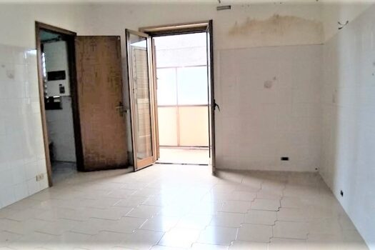 Appartamento con terrazza sovrastante vicino ai caselli