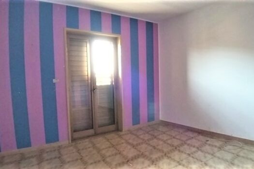 Appartamento con terrazza sovrastante vicino ai caselli