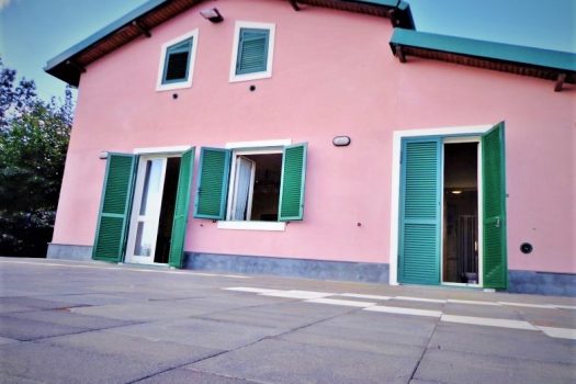 Panoramico villino con ampio terreno vicino il Castagno dei cento cavalli