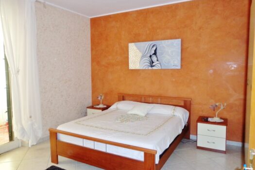 Grazioso bivani con garage all’interno di un residence con piscina a 50 mt dal mare