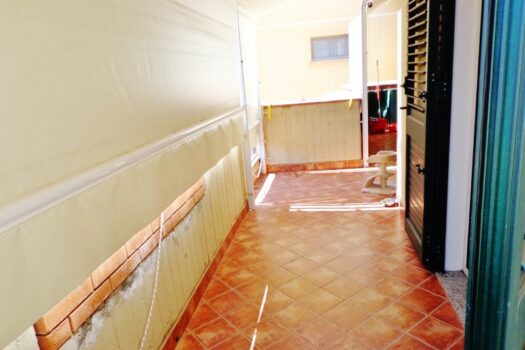 Grazioso bivani con garage all’interno di un residence con piscina a 50 mt dal mare