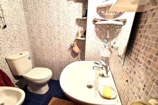 Bivani da rimodernare con particolare ed esclusiva posizione sulla spiaggia