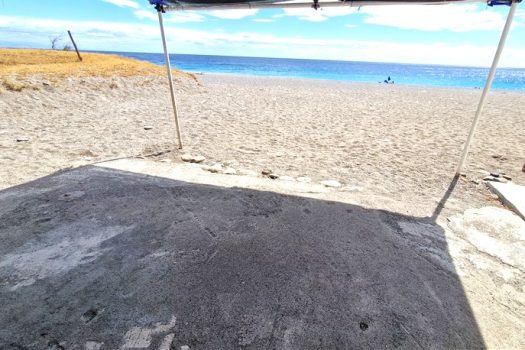 Bivani da rimodernare con particolare ed esclusiva posizione sulla spiaggia