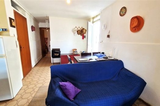 Bivani da rimodernare con particolare ed esclusiva posizione sulla spiaggia