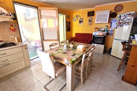 Casa in centro storico del paese con piccolo terrazzino