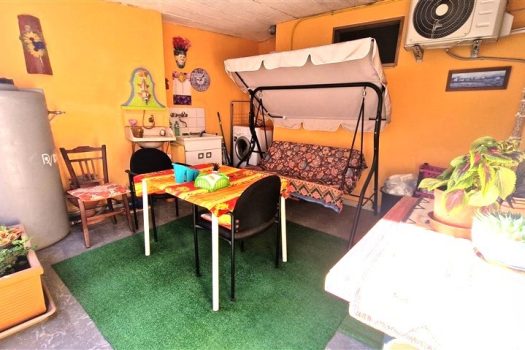 Casa in centro storico del paese con piccolo terrazzino